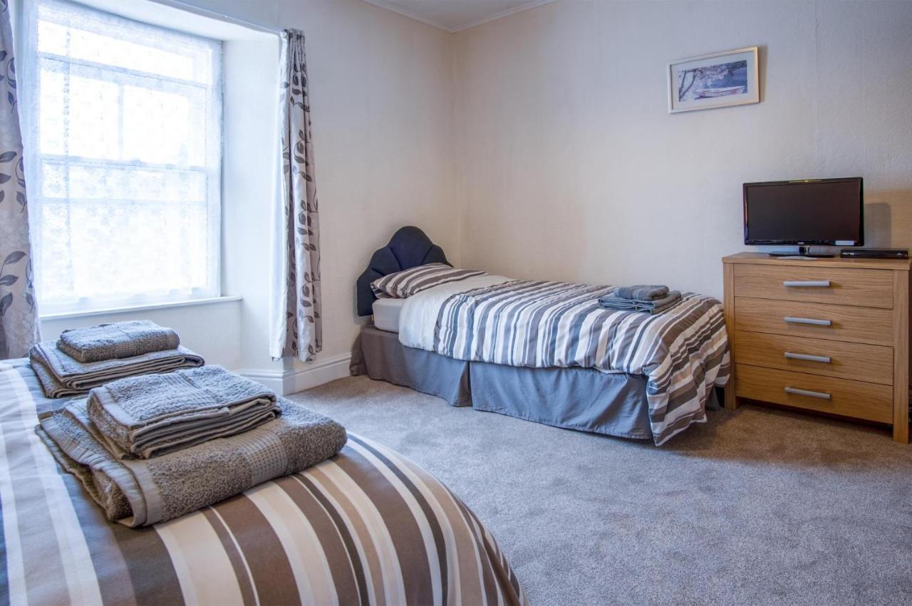 Dragons Den - 2 Bedroom Apartment - Tenby Esterno foto